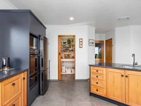 356 Hadlow Road, Claremont