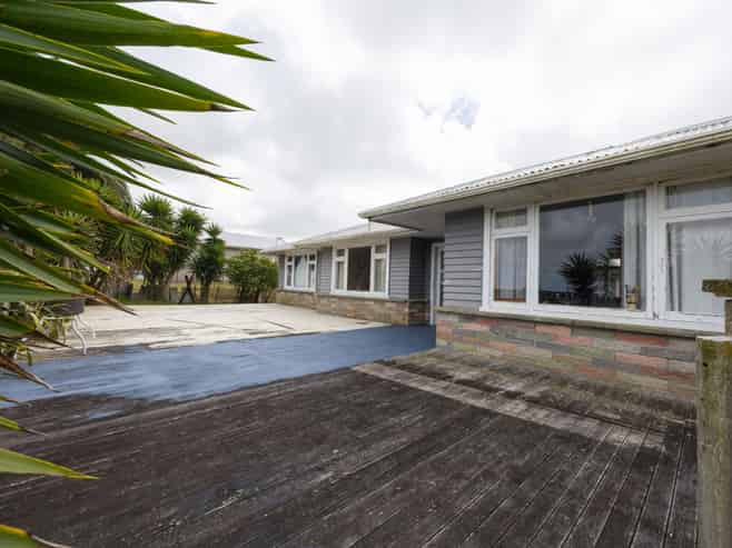 360 State Highway 1, Foxton