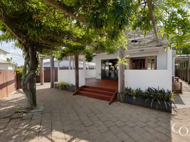 26 Queen Road, Bellevue