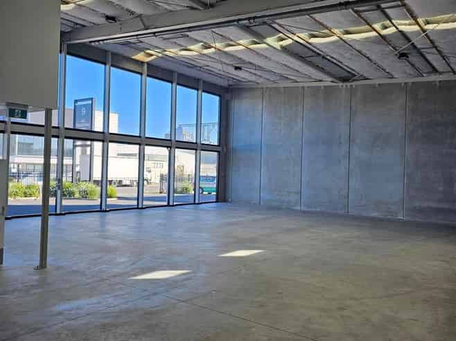 CBRE | High-Profile Modern Industrial Unit
