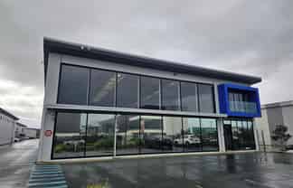 CBRE | High-Profile Modern Industrial Unit