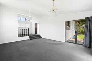 4 Phoenix Place, Dinsdale