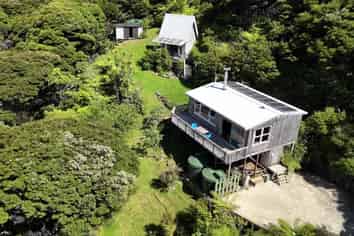 366 & 368 Blind Bay Road, Great Barrier Island