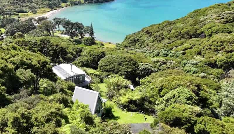 366 & 368 Blind Bay Road, Great Barrier Island