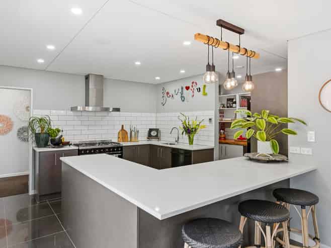 8 Otupoa Way, Paraparaumu