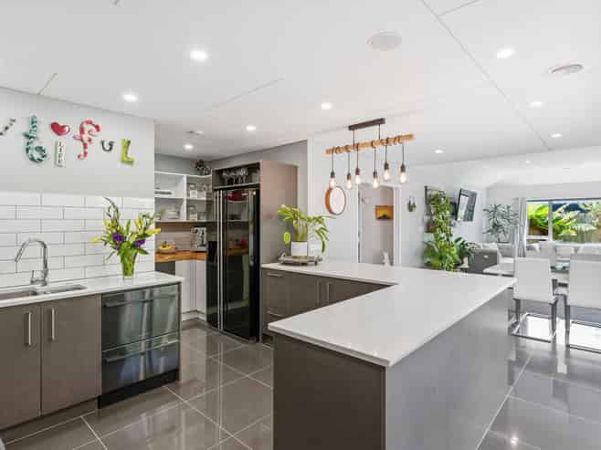 8 Otupoa Way, Paraparaumu