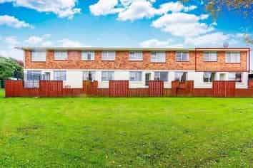 6/22C West Coast Road, Glen Eden