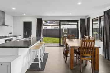 40 Marbleleaf Lane, Albert Town