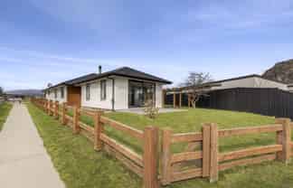 40 Marbleleaf Lane, Albert Town