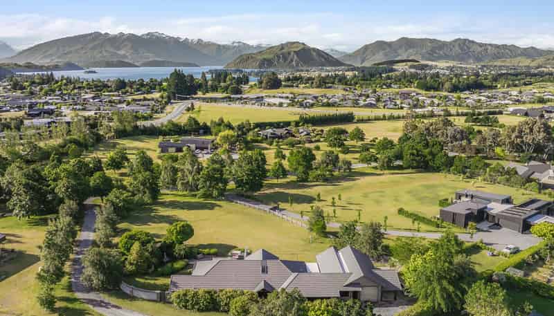 4 Heritage Park Lane, Wanaka