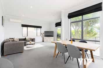 5 Bennett Grove, Newlands