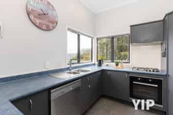 5 Bennett Grove, Newlands