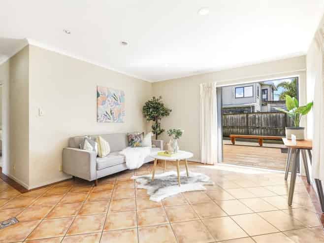 4 Keswick Crescent, Huntington