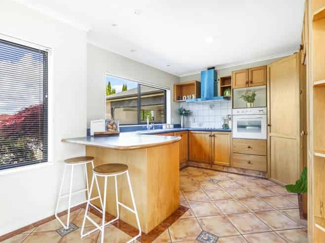 4 Keswick Crescent, Huntington