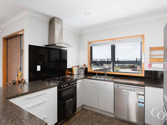 103 Pukehina Parade, Pukehina