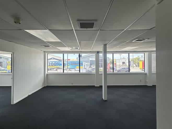 CBRE | Refurbished with Prime Exposure