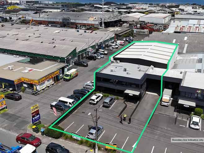 CBRE | Refurbished with Prime Exposure