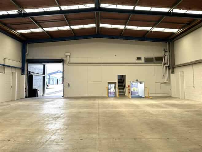 CBRE | Refurbished with Prime Exposure