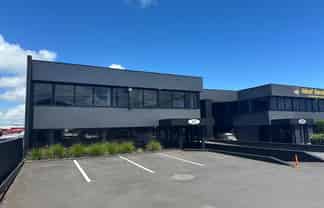 CBRE | Refurbished with Prime Exposure