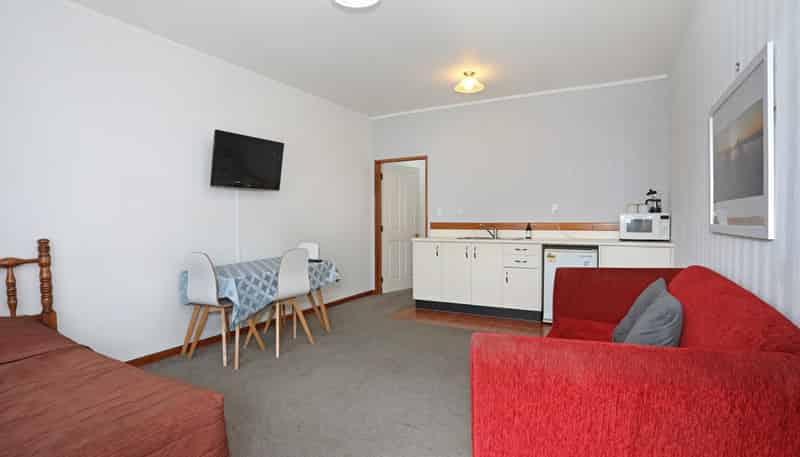 305/307 Fitzherbert Avenue, West End