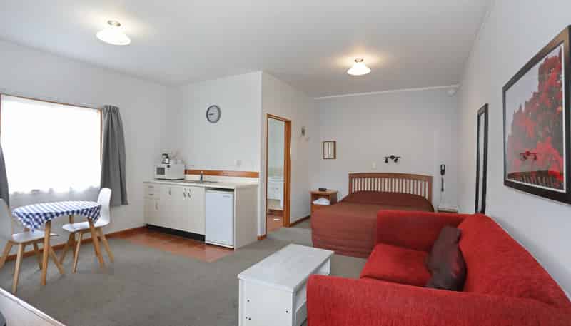 305/307 Fitzherbert Avenue, West End