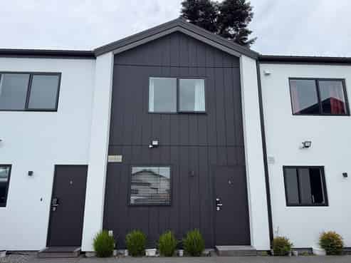 3/304 Waterloo Road, Hornby