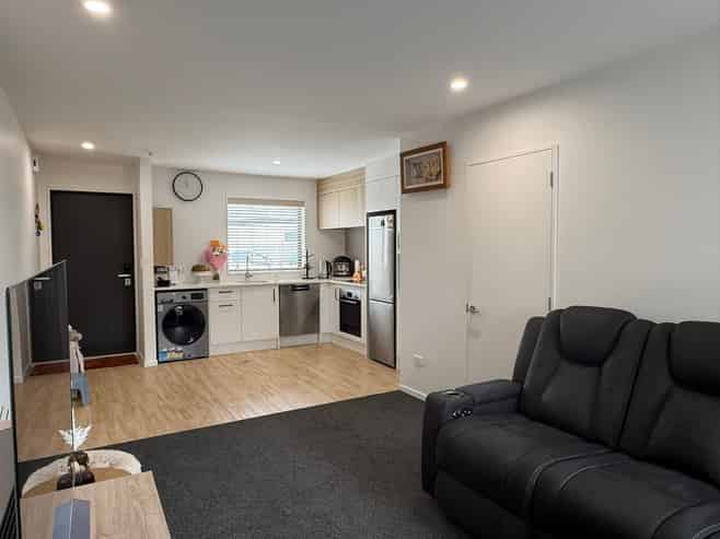 3/304 Waterloo Road, Hornby