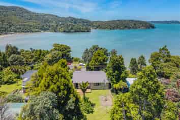 1270 Huia Road, Huia