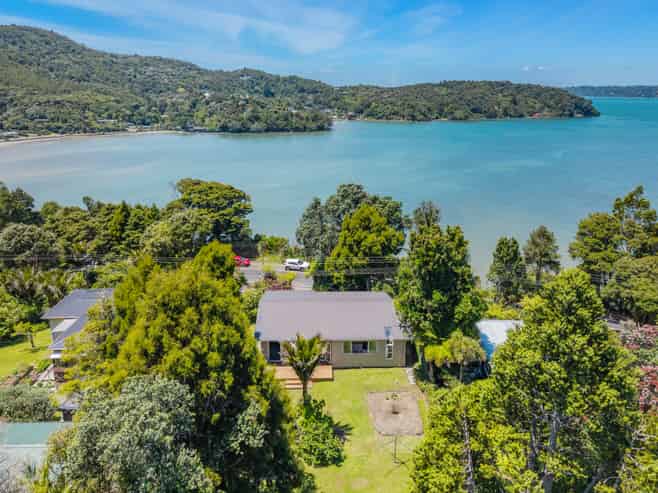1270 Huia Road, Huia