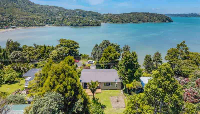 1270 Huia Road, Huia