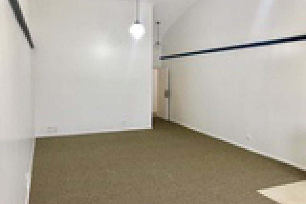 Convenient top-floor office in Penrose – pohled 3