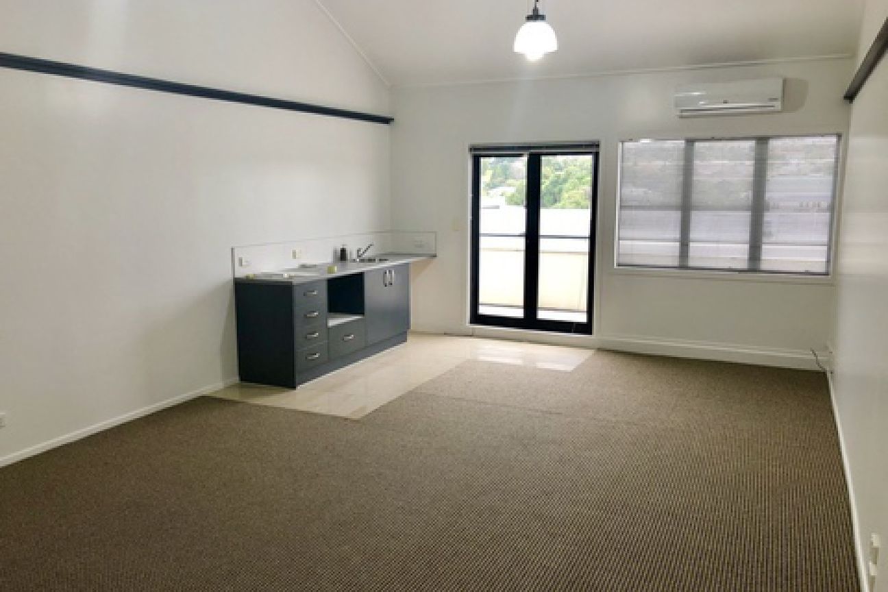 Convenient top-floor office in Penrose – pohled 2
