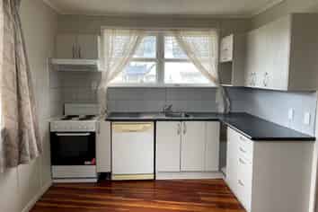 40 Clayton Avenue, Otara