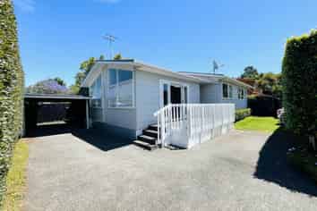 17A Jason Avenue, Sandringham