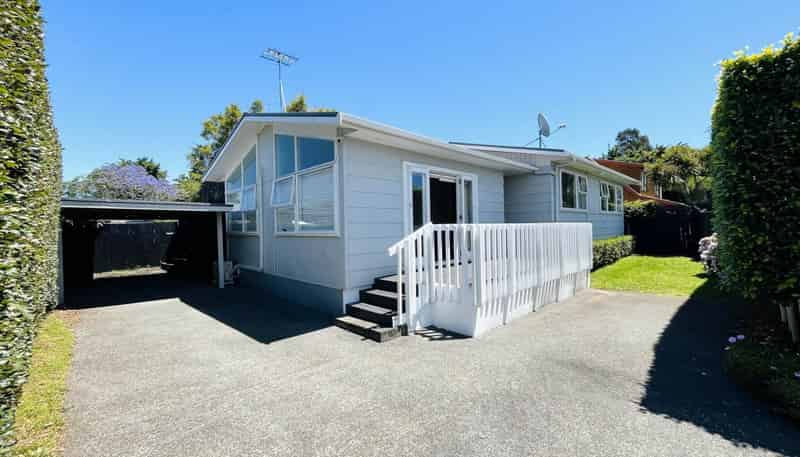 17A Jason Avenue, Sandringham