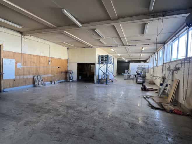 Vacant - versatile warehouse in Kapiti