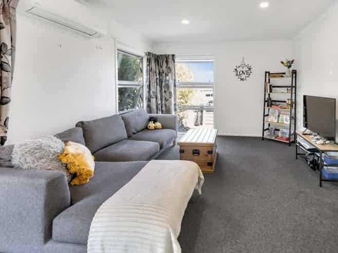 A/10 Bay Grove , Pukehangi