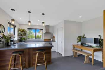 33 Seadown Crescent, Amberley