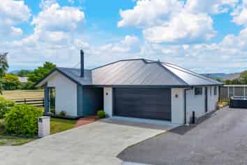 33 Seadown Crescent, Amberley