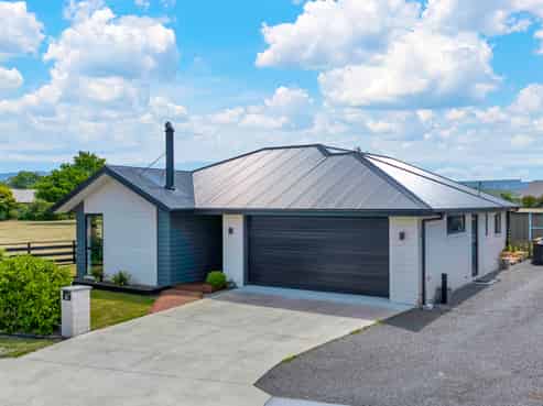 33 Seadown Crescent, Amberley