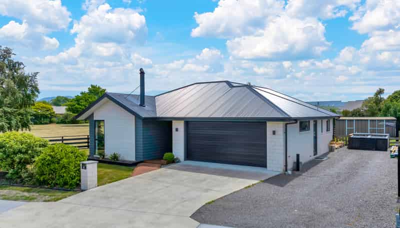 33 Seadown Crescent, Amberley