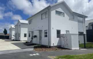 2/111 Osborne Street, Waltham