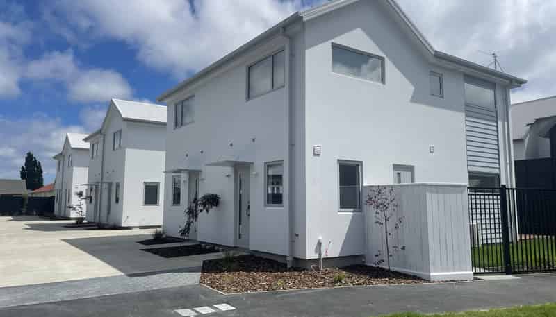 2/111 Osborne Street, Waltham