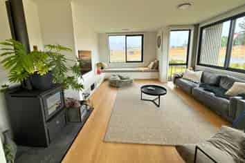 2 Moonstone Street, Albert Town