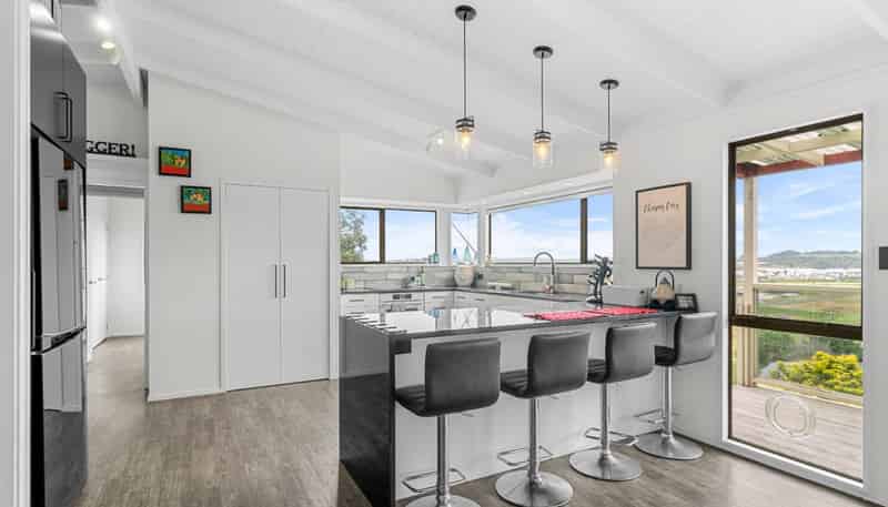 23 Tanekaha Drive, Parahaki