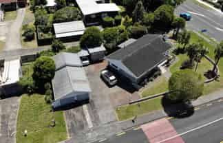 For Lease- Prime corner on Lincoln Rd.