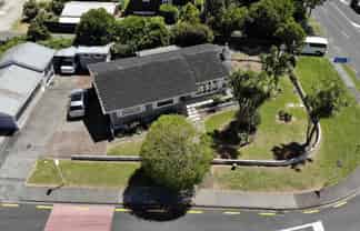 For Lease- Prime corner on Lincoln Rd.