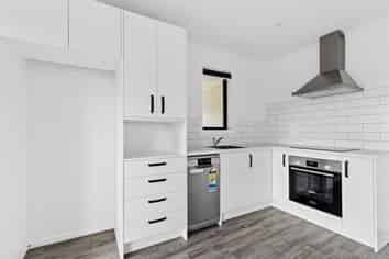 1/2 Searancke Place, Fairfield