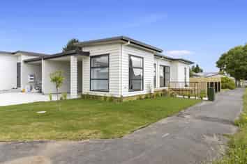 1/2 Searancke Place, Fairfield