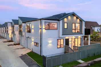 2/71 Wintere Road, Papatoetoe